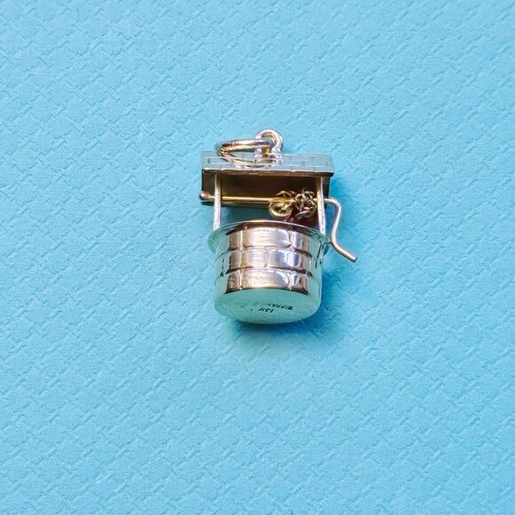 RARE Vintage Tiffany & Co. 14k YG Wishing Well Love Enamel Heart Charm Pendant. - Picture 6 of 8